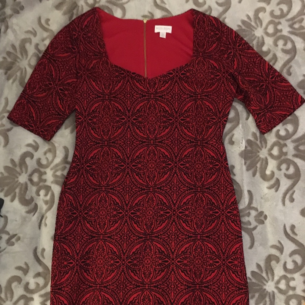 Black and red Bisou Bisou sheath dress